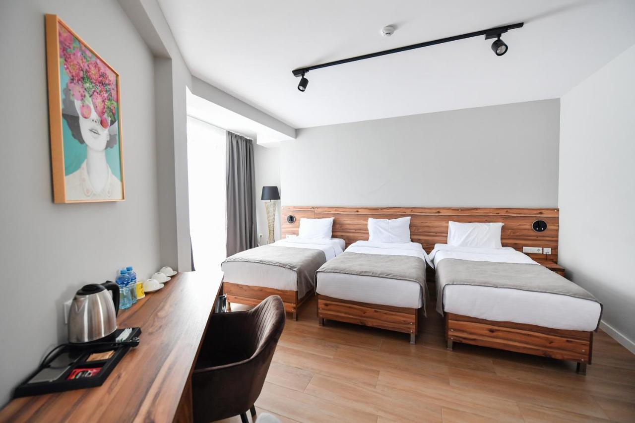 Address Boutique Hotel ティビリシ エクステリア 写真
