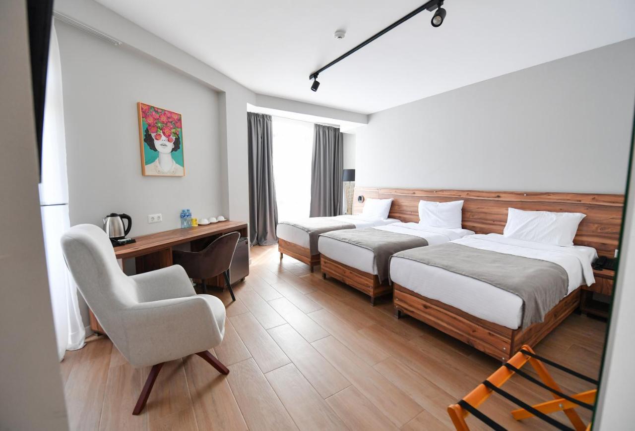 Address Boutique Hotel ティビリシ エクステリア 写真