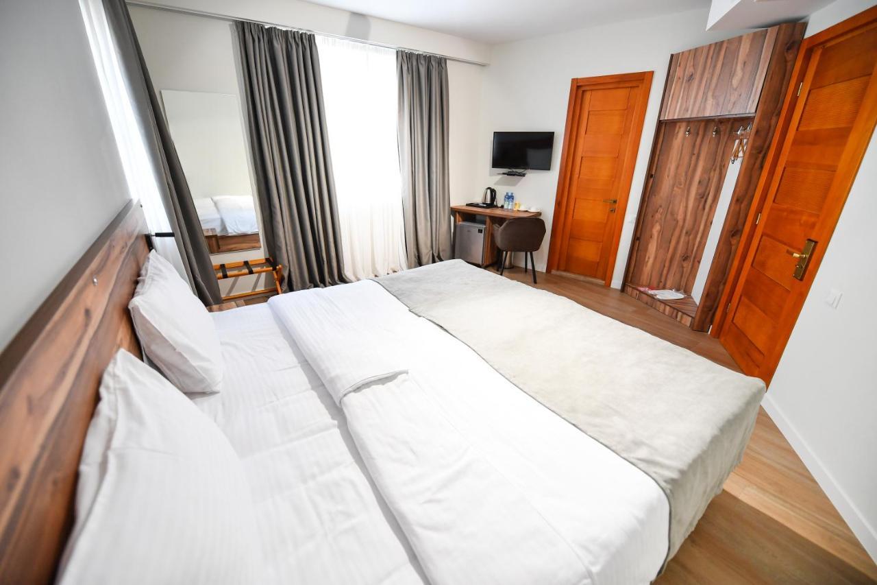 Address Boutique Hotel ティビリシ エクステリア 写真