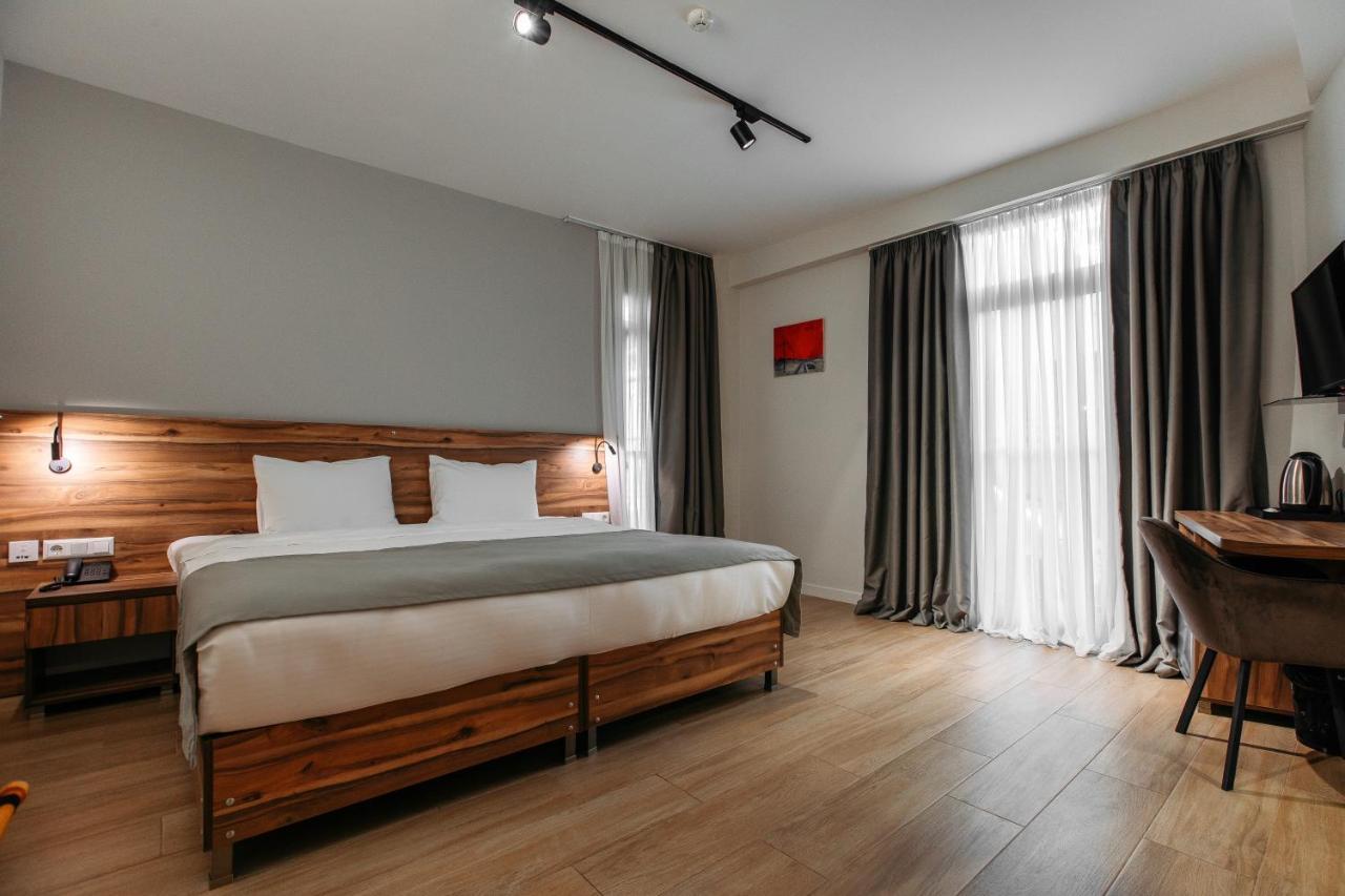 Address Boutique Hotel ティビリシ エクステリア 写真